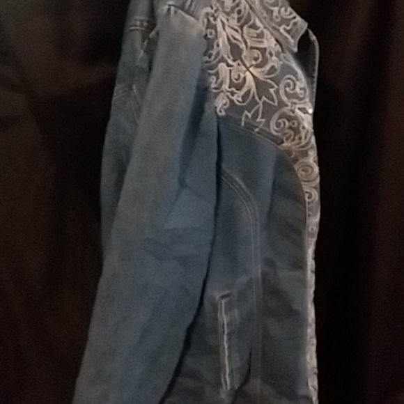 Jacket - Picture 2 of 5